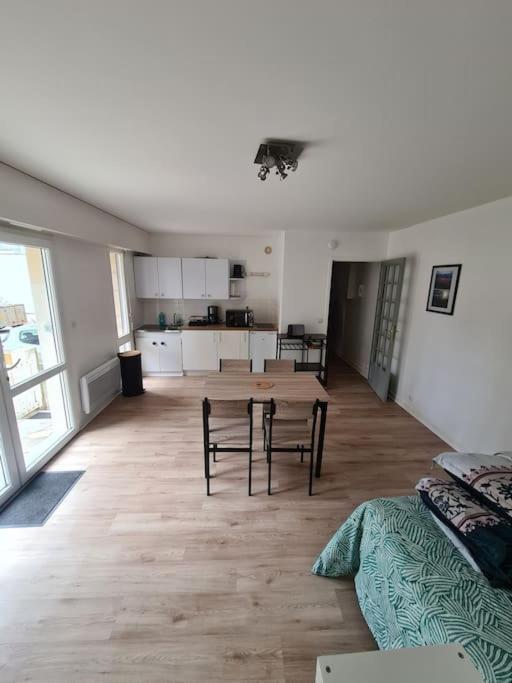 דירות סן-קאסט-לה-גידו 50M De La Plage: Studio Au Coeur Du Centre ! מראה חיצוני תמונה